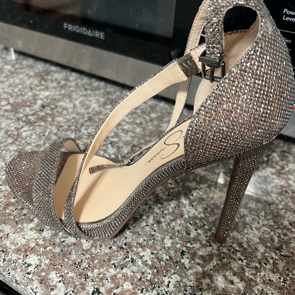 Heels - Picture 2 of 5